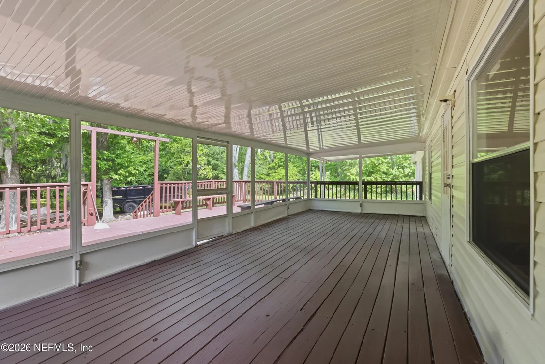 Photo of 138 THOMAS Avenue
