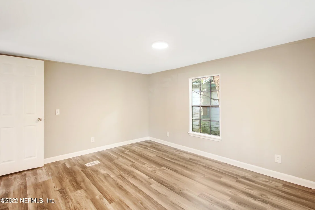 Photo of 676 CHESTNUT Street