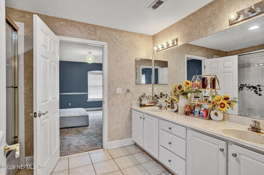 Photo of 10977 HICKORY TRACE Lane
