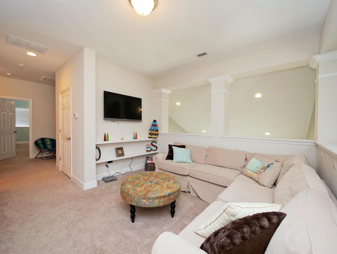 Photo of 453 EAGLE ROCK Drive