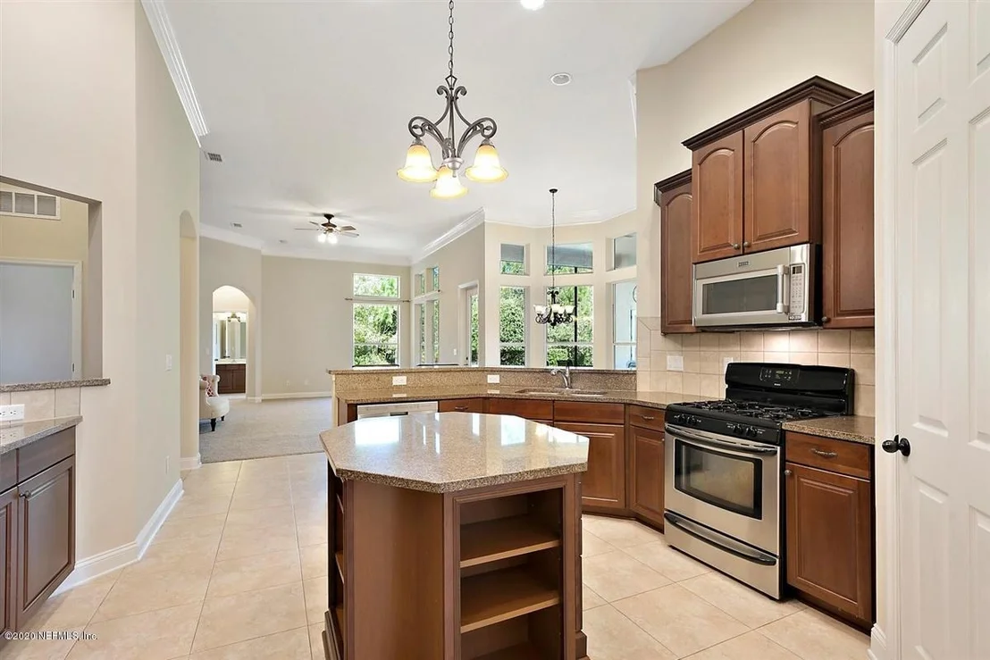Photo of 305 TAVISTOCK Drive