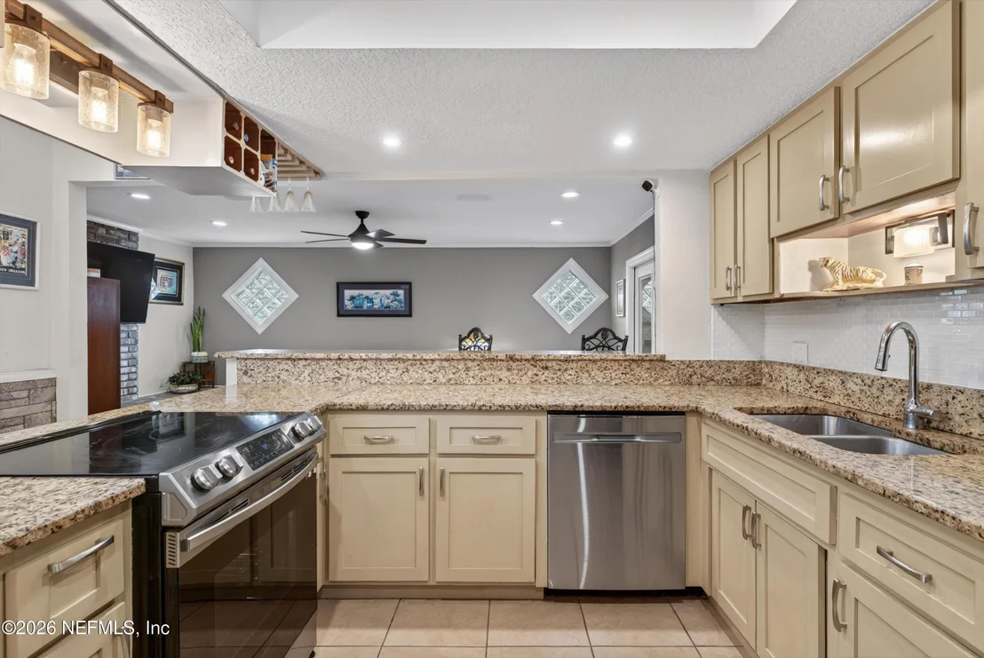 Photo of 2556 BOTTOMRIDGE Drive