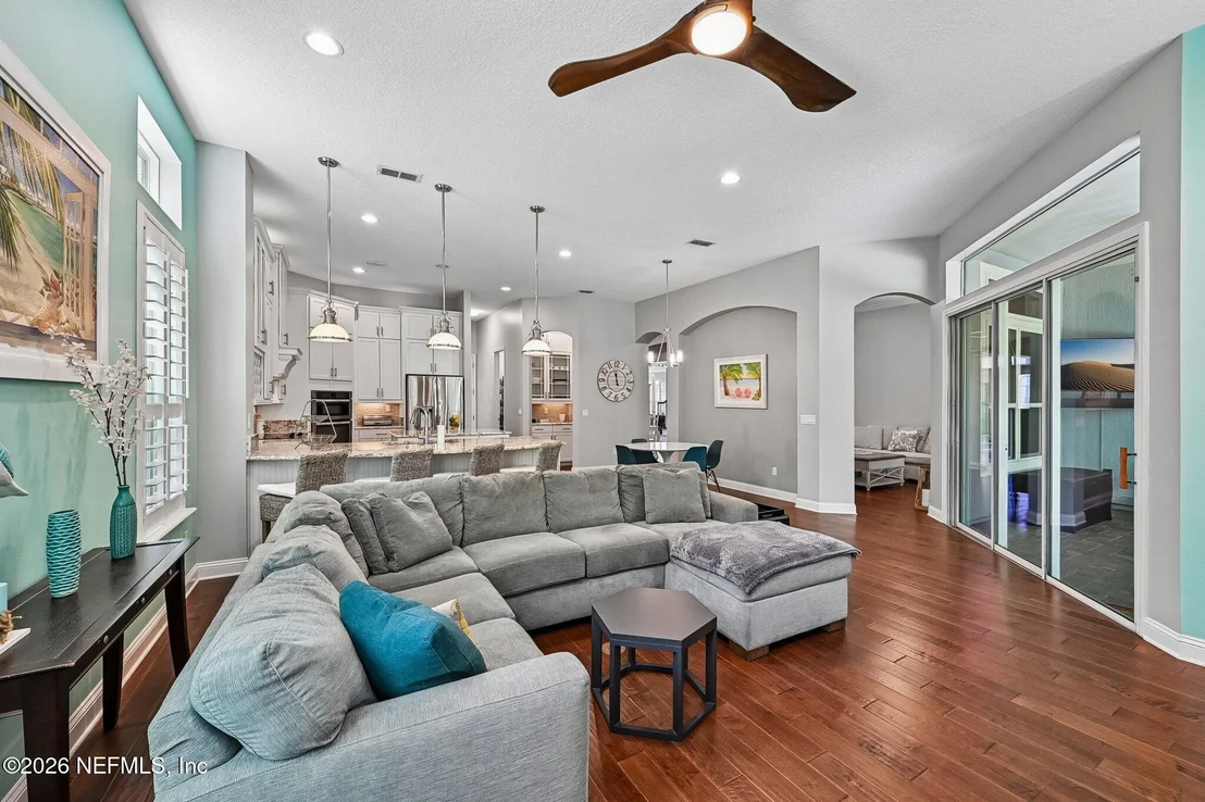 Photo of 136 DUNDEE Place