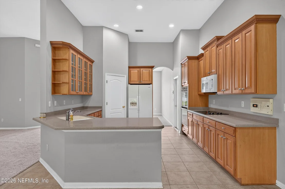 Photo of 635 WAKEVIEW Drive