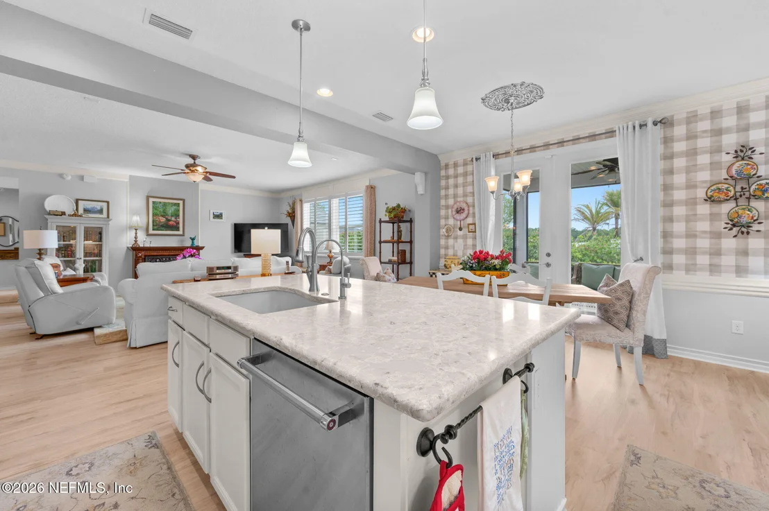 Photo of 216 DEERFIELD GLEN Drive