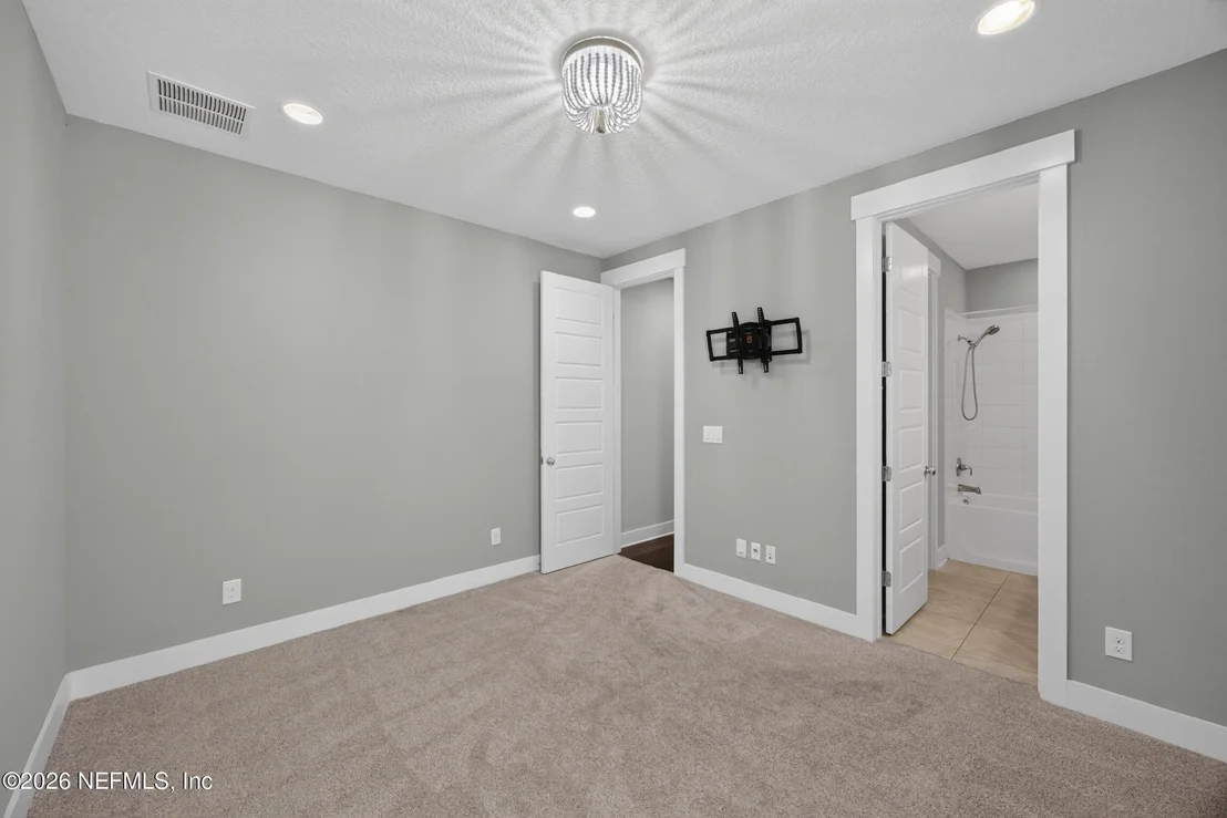 Photo of 1026 GLENNEYRE Circle