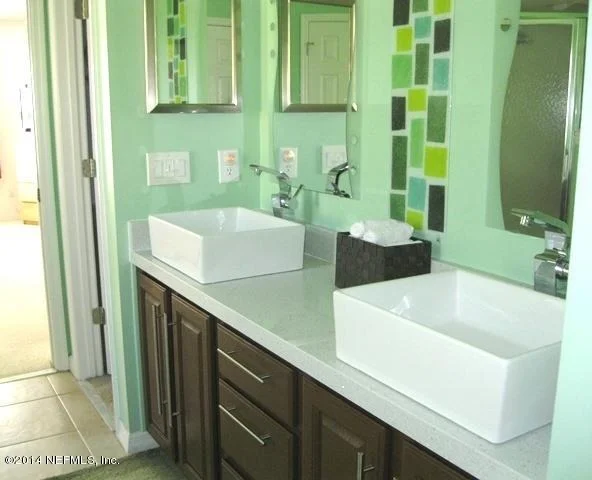 Photo of 212 Bobolink Place
