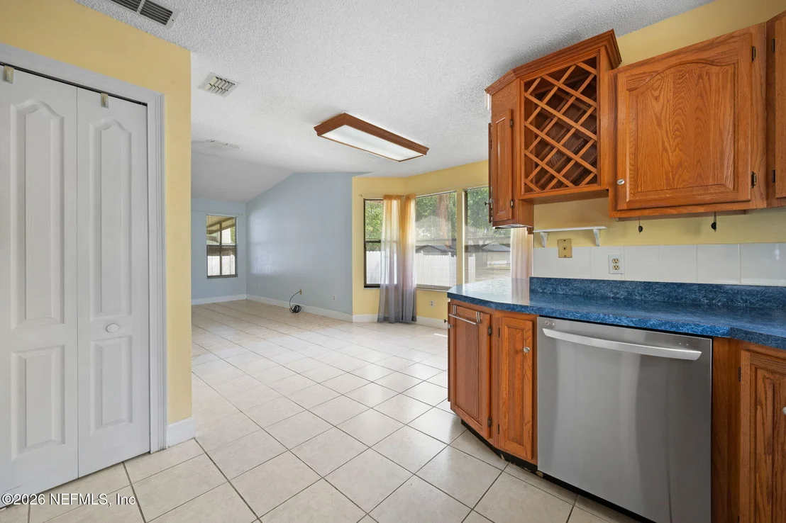 Photo of 8121 MORRISTOWN Trail