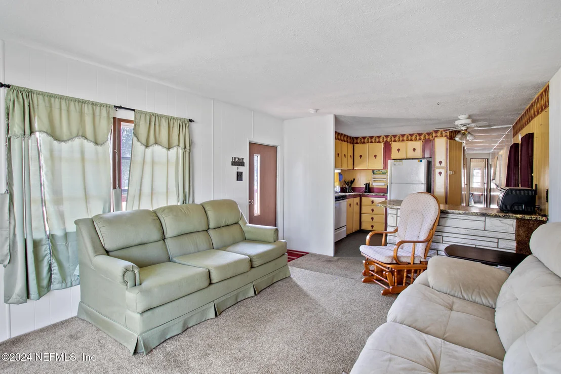 Photo of 203 ALGONQUIN Street