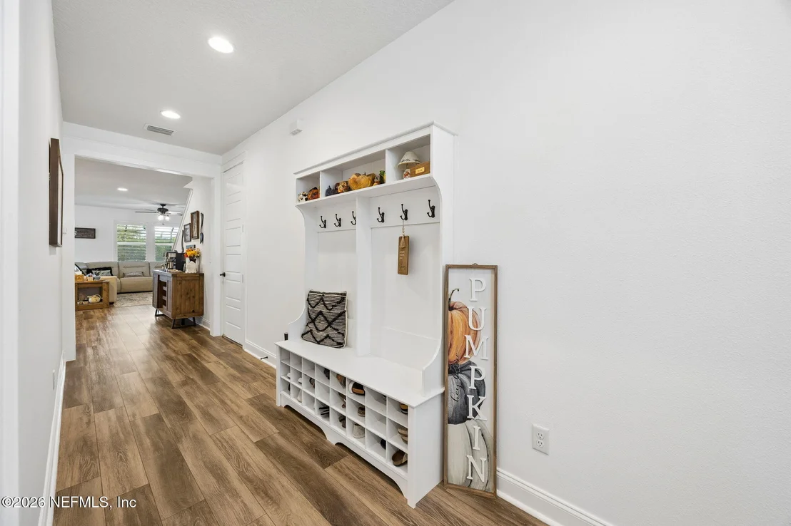 Photo of 141 LINSBURY Court