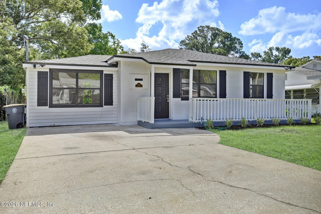 Photo of 2425 HOLMES Street