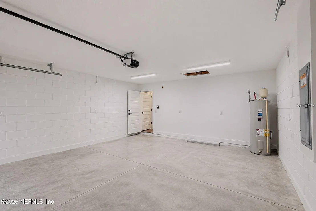 Photo of 14 RENSHAW Drive