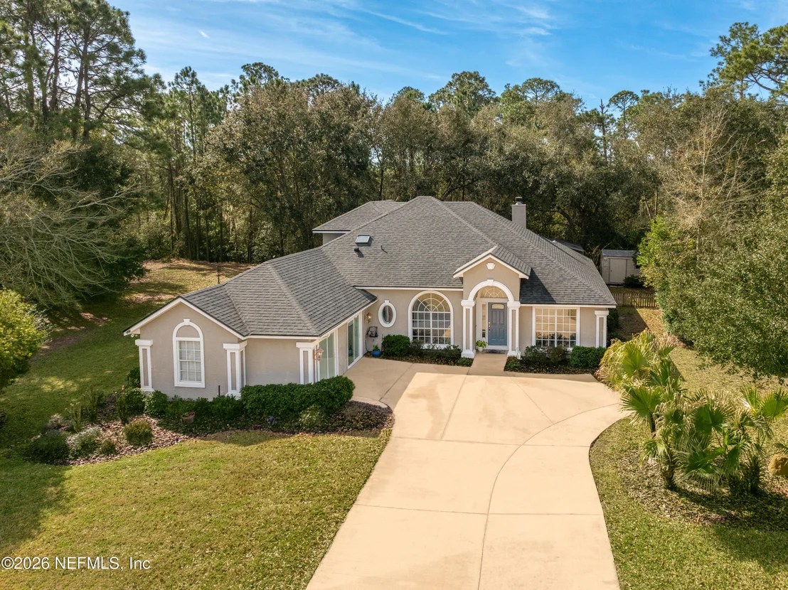 Photo of 221 CACIQUE Drive