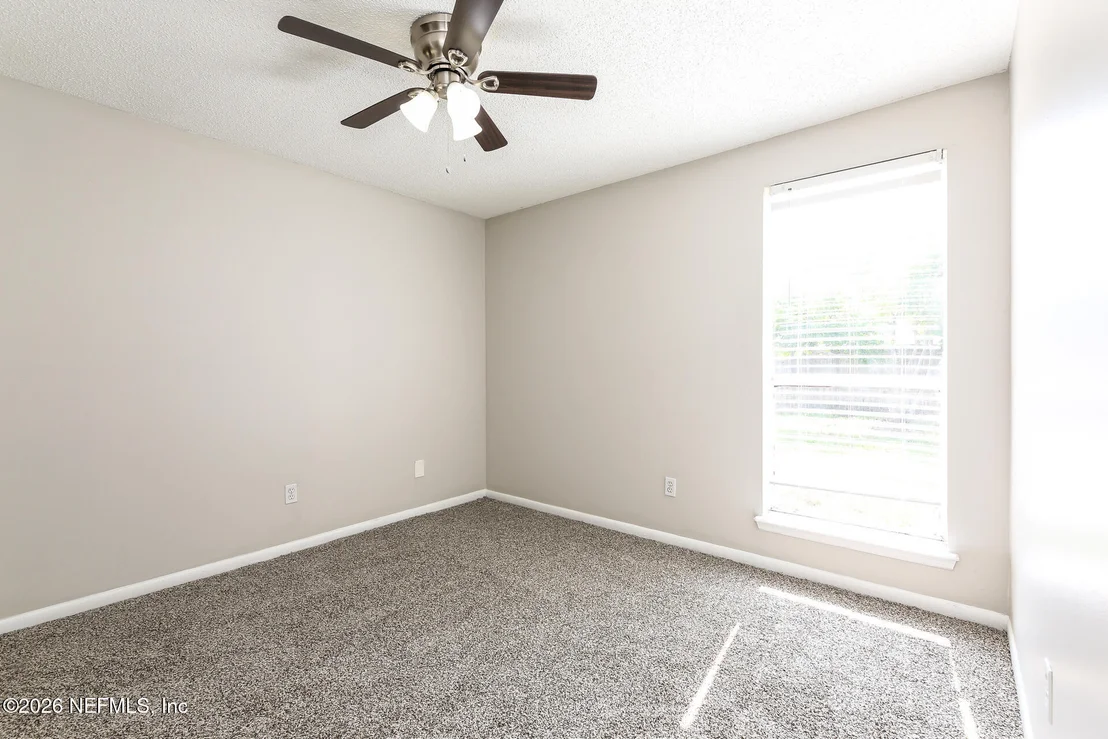 Photo of 2437 OAKVIEW Drive