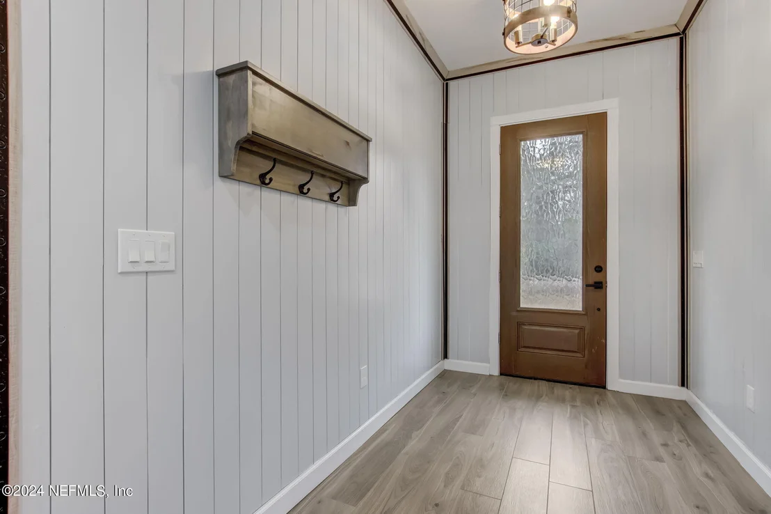 Photo of 574 W RIVER Road