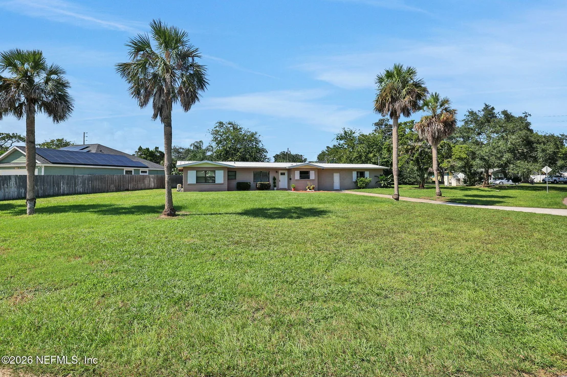 Photo of 1103 PALM Circle