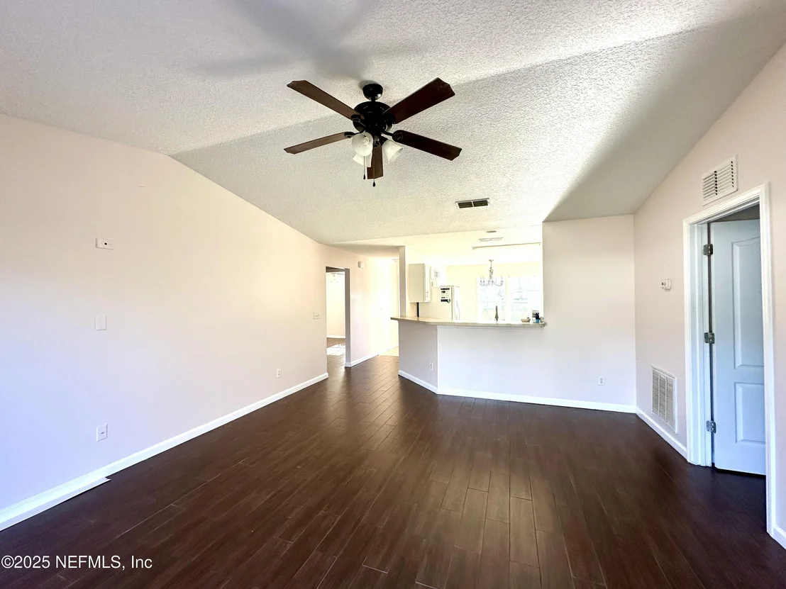 Photo of 45575 INGLEHAM Circle