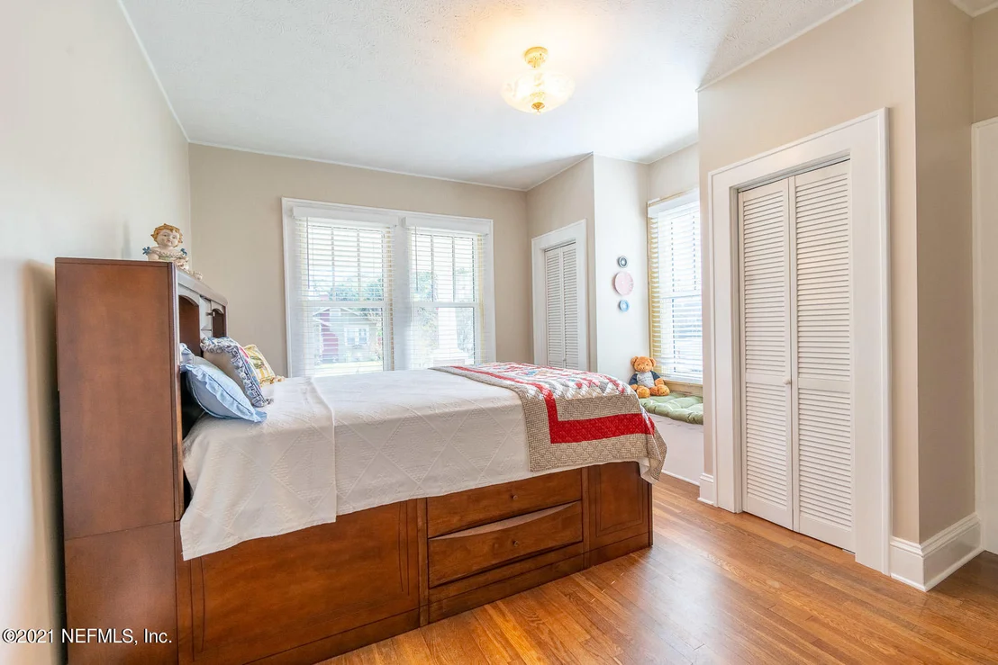 Photo of 4443 BEVERLY Avenue