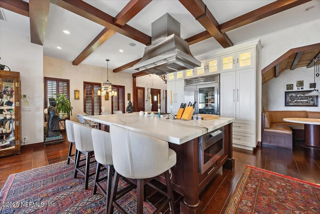 Photo of 1515 BEACH Avenue