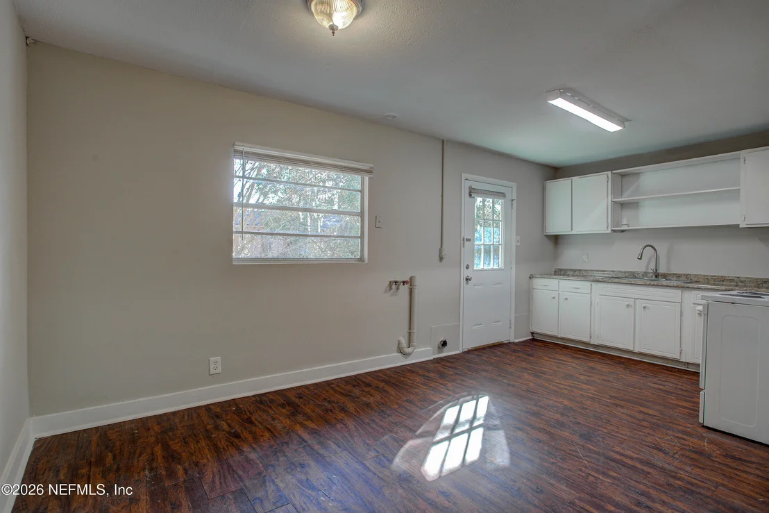 Photo of 5831 CARTER Lane
