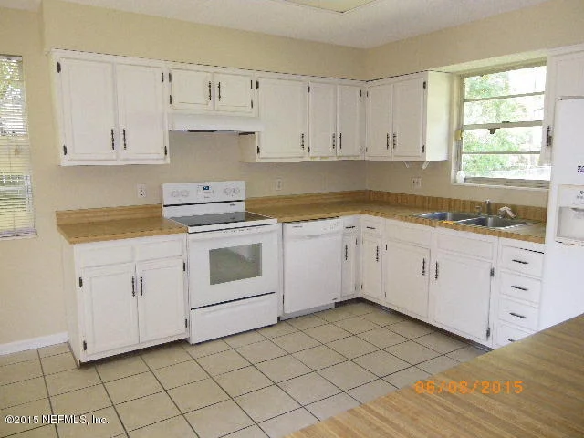 Photo of 230 DEBARRY Avenue