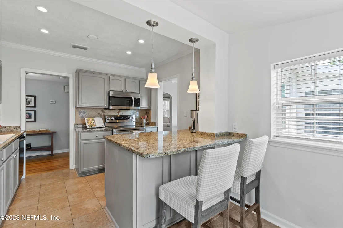Photo of 1434 PINETREE Road