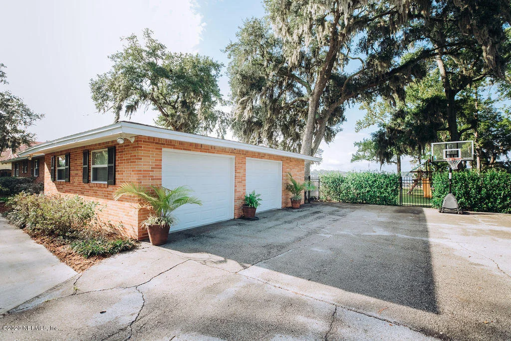 Photo of 348 BROWARD Road