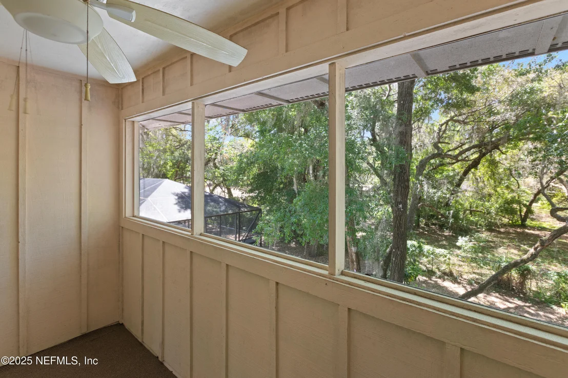 Photo of 303 SE 3RD Avenue