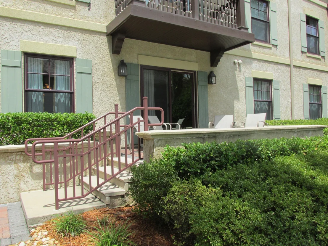 Photo of Unit 112 at 955 REGISTRY Boulevard