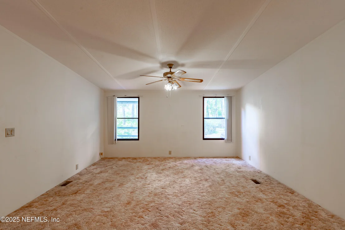 Photo of 101 PINE TREE Lane