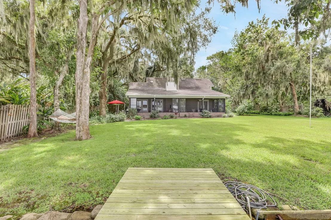Photo of 8232 RIVER Road