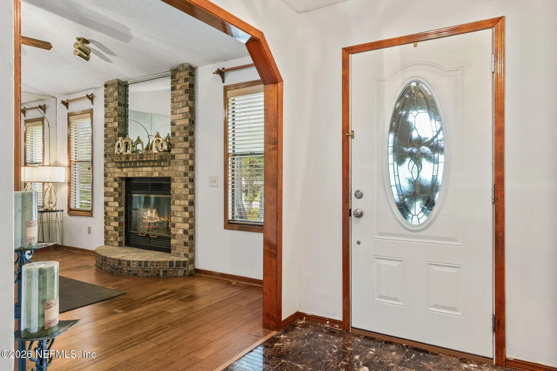 Photo of 794 CAMERON Drive