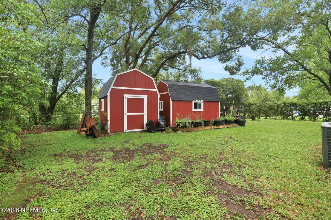Photo of 1038 HILLOCK Drive E