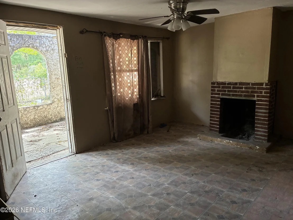 Photo of 420 INTERLACHEN Boulevard