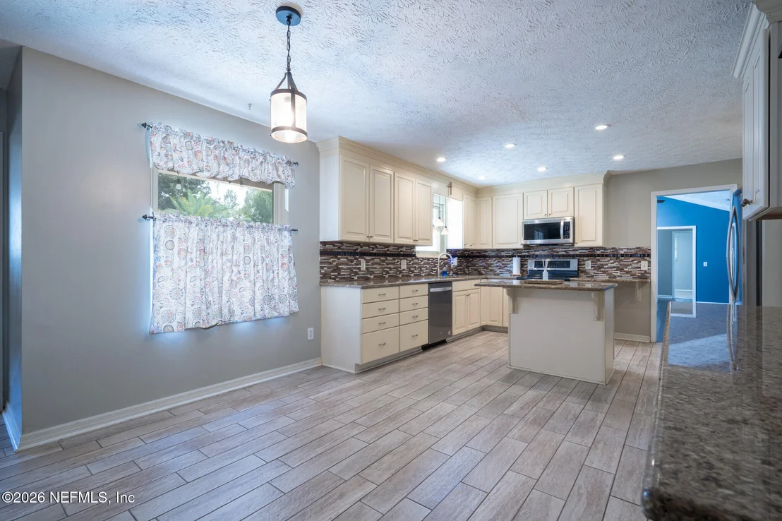 Photo of 377 FOXRIDGE Road