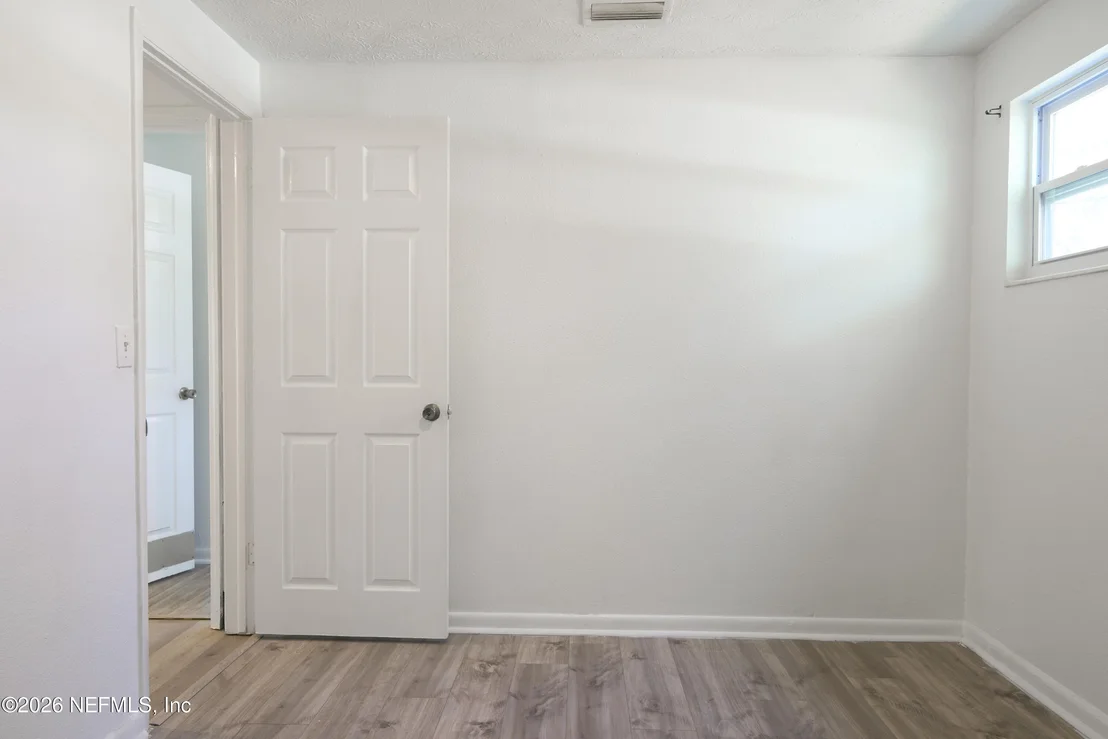 Photo of 395 ARORA Boulevard