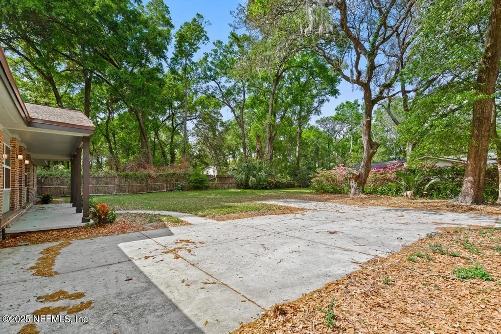 Photo of 1340 CLEMENTS Road