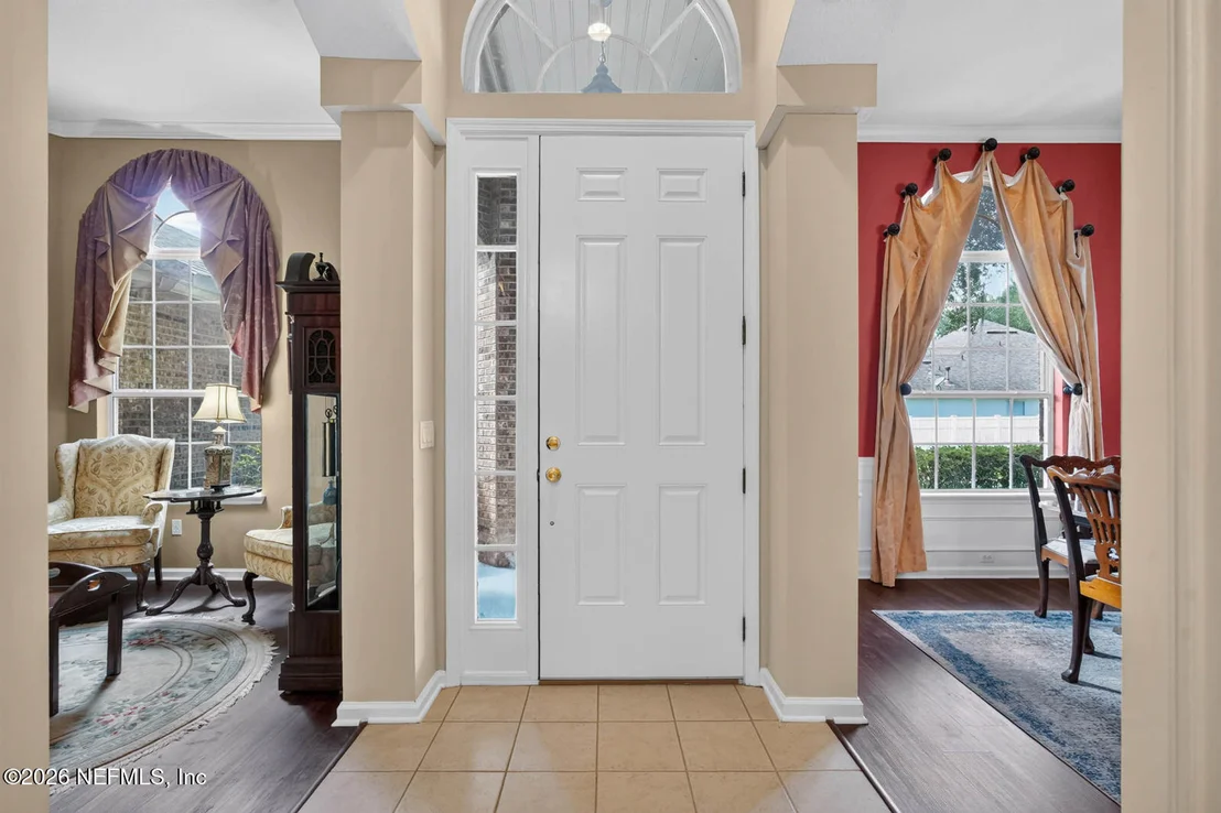Photo of 832 RILEY Lane