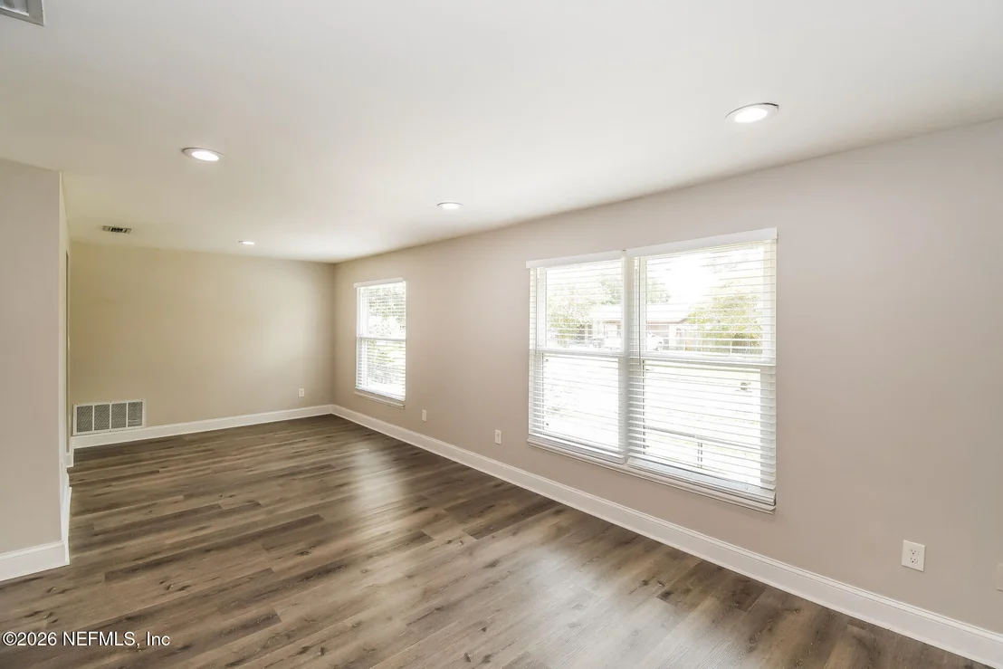 Photo of 8371 POINTER Drive N