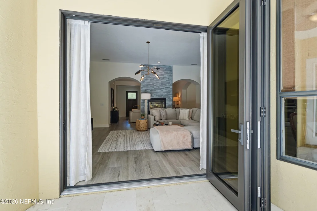 Photo of 804 STELLING Court