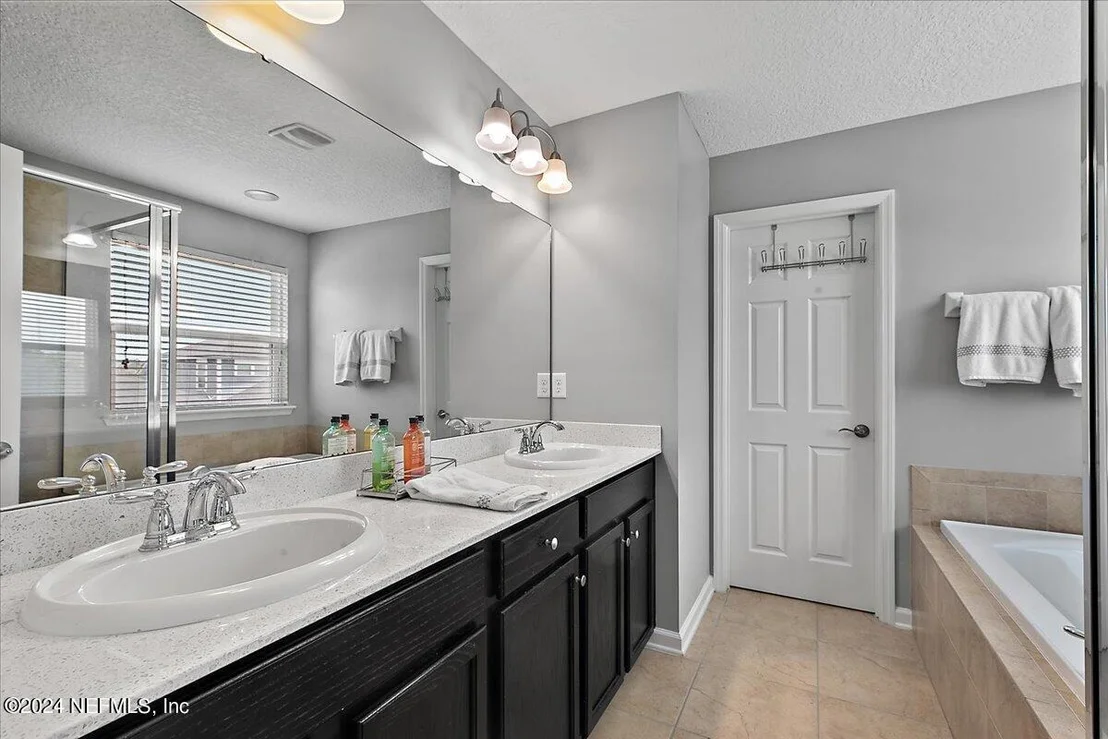 Photo of 7140 FLEUR COVE Drive