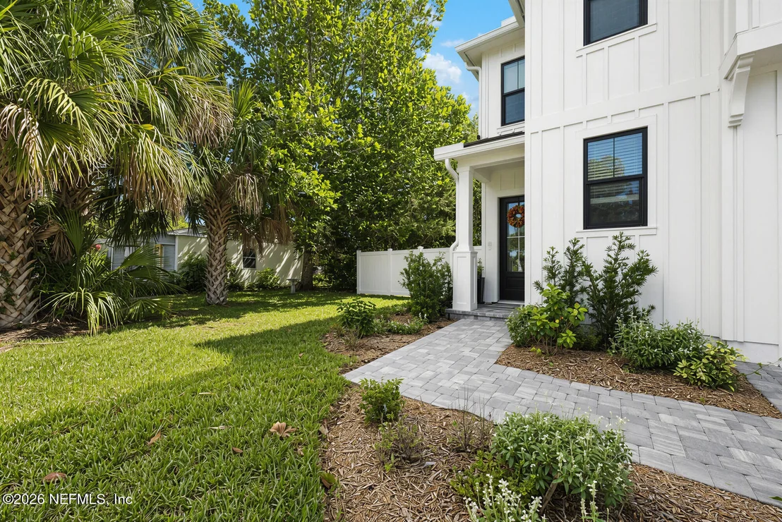 Photo of 904 BARBARA Lane