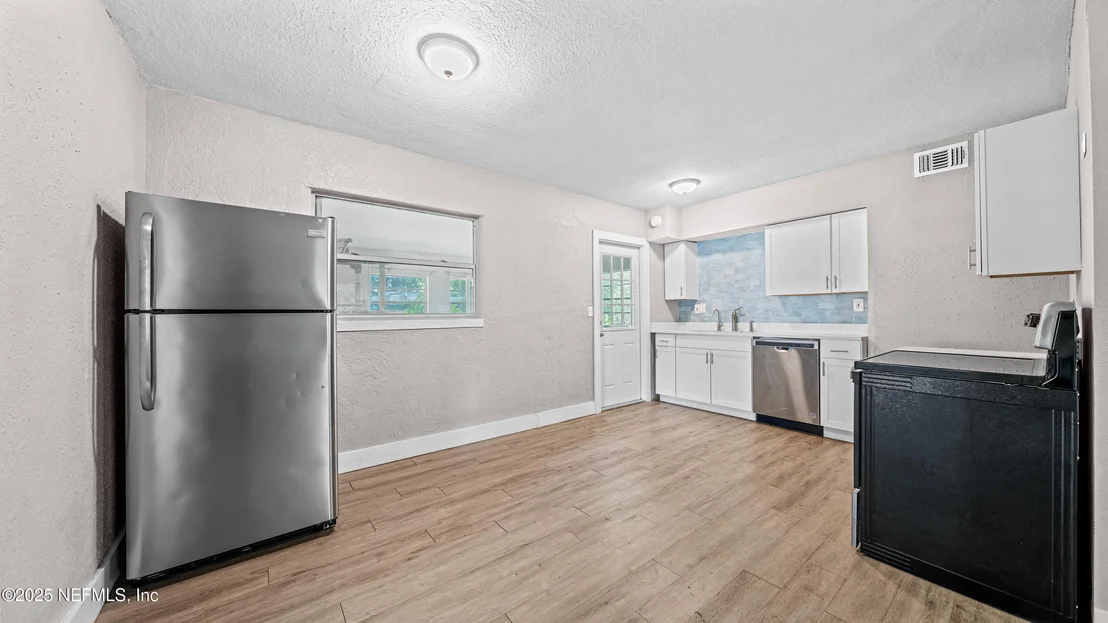 Photo of 1425 DOMAS Drive
