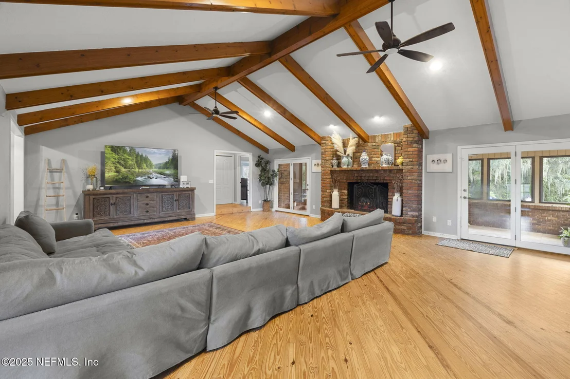 Photo of 105 DAIRY Road