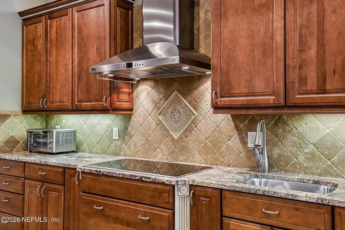 Photo of 4002 LA VISTA Circle