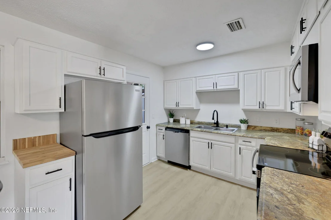 Photo of 4435 RAINER Road
