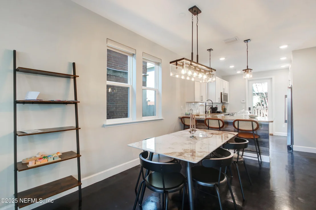 Photo of 1245 WALNUT Street