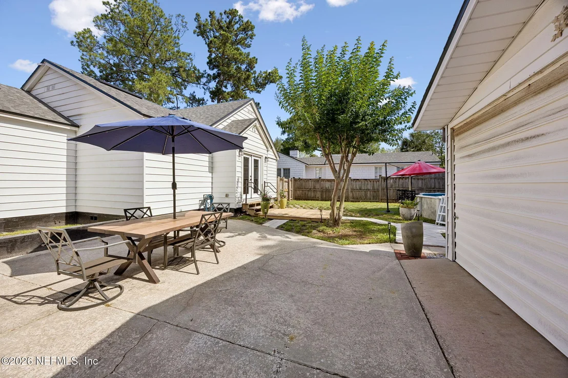 Photo of 1728 MAYVIEW Road