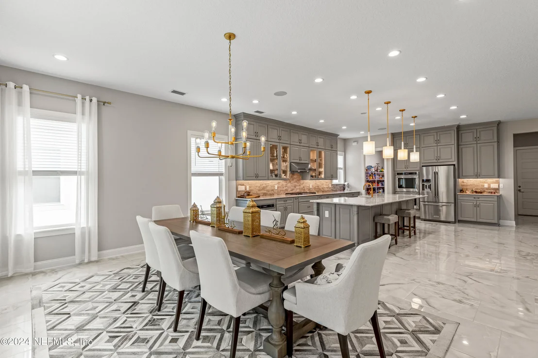 Photo of 10511 SILVERBROOK Trail