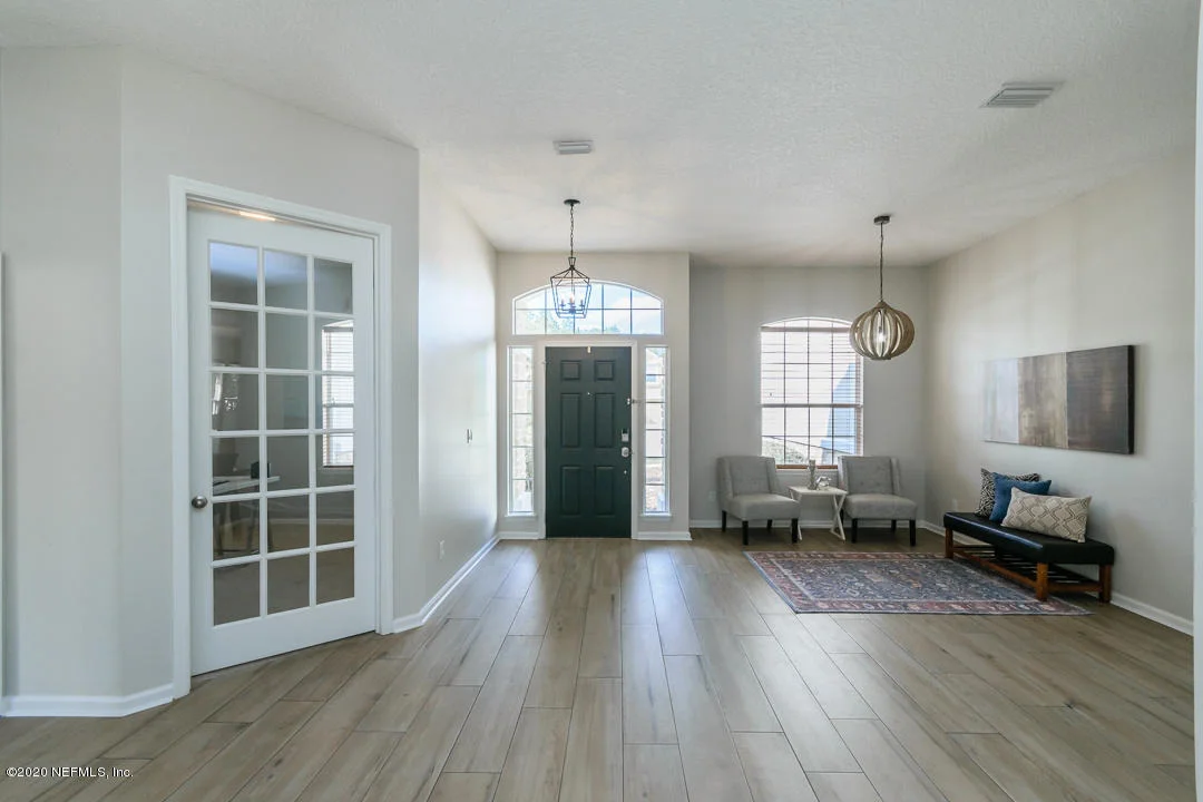 Photo of 228 HOLLAND Drive